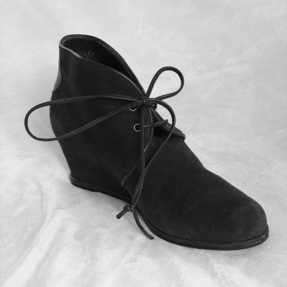 Stuart Weitzman Suede Booties Size 6 - image 2